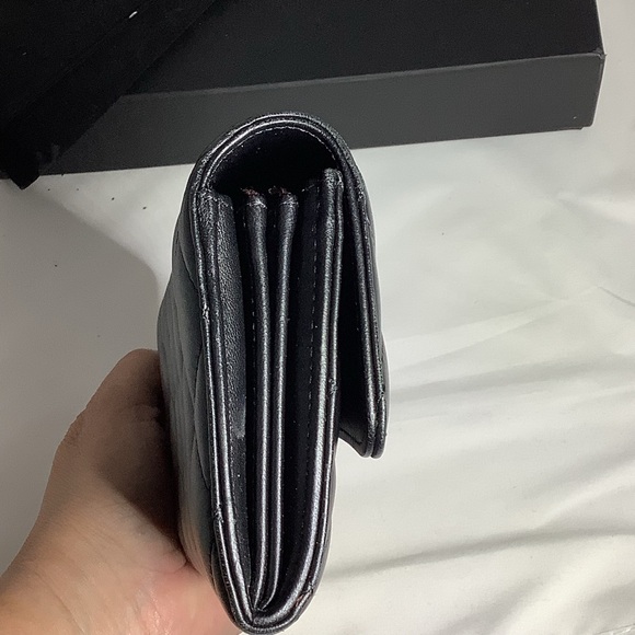 CHANEL Black Quilted Leather Wallet - Picture 5 of 16